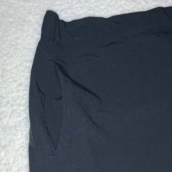 HALARA - New Black Lightweight Skort w/ 2 Front Pockets & 1 Back Pocket (Size M) - Picture 5 of 11